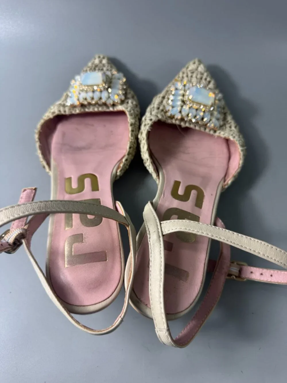 RAS BEIGE RAFFIA PUMP WITH ORNAMENT, Size 37.5